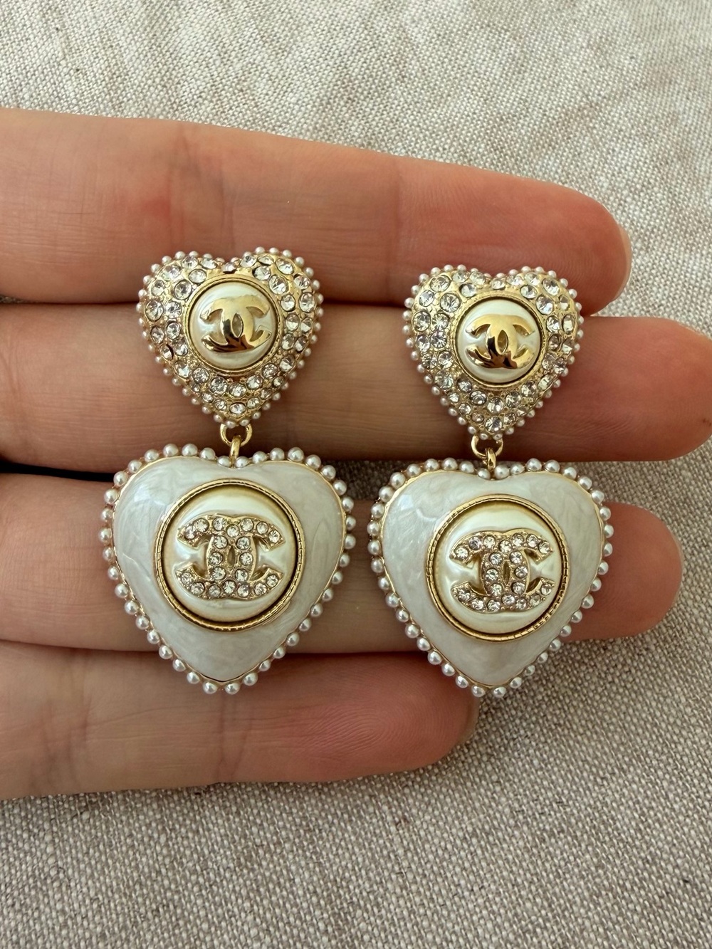 ✨Chanel Gold & White Heart Drop Earrings🤍